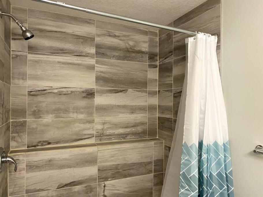 Beautiful&Spacious 1 room in a very quiet area Airdrie Extérieur photo